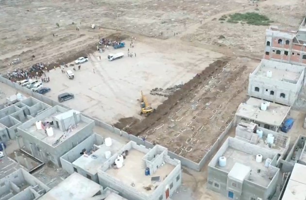 Freshly-dug graves in al-Radwan cemetery, Aden, at the height of the city's epidemic