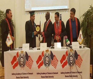 Zaid Talal al-Nadawy receiving his doctorate