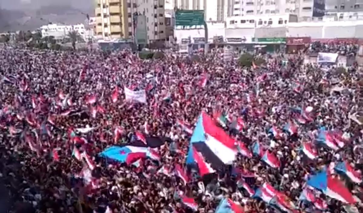 Separatist demonstrators in Aden last week waved flags of the old southern state