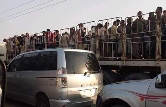 Photo purportedly showing a lorry loaded with northern Yemenis expelled from Aden. Source: Facebook.